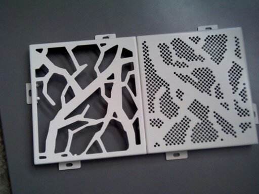 雕花(huā)铝單(dan)板